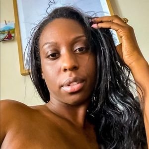 Meet your Posher, Makeeba